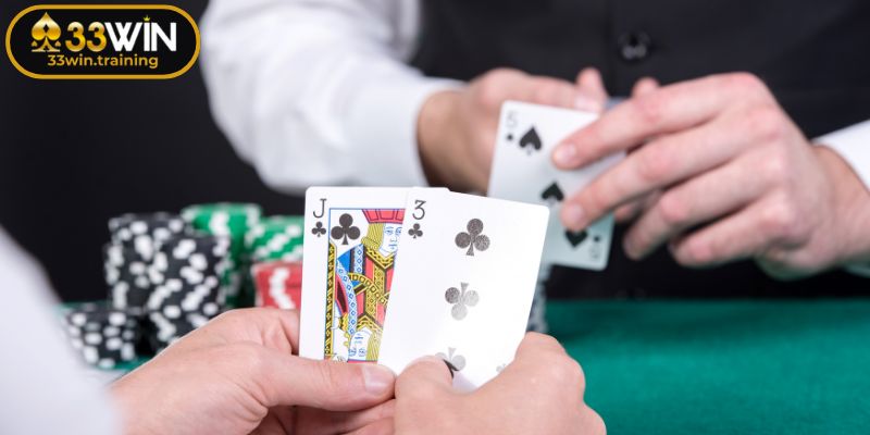 Poker 33WIN - Luật Chơi Và Chiến Lược Bất Bại Từ Cao Thủ 2 Cập nhật chi tiết quy luật chơi Poker từ 33WIN cho newbie